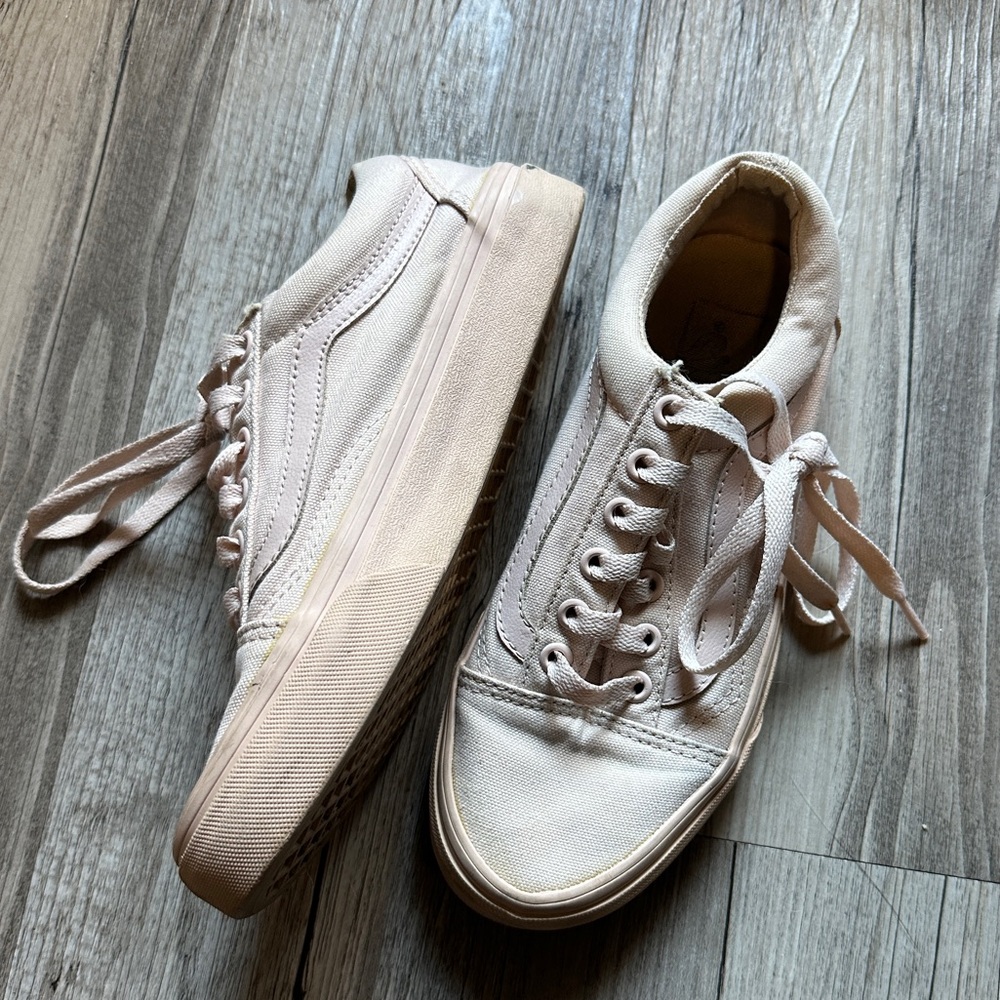 Light Pink Vans - W6